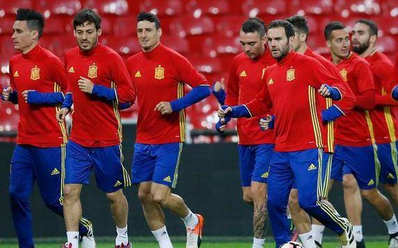 西班牙在对阵罗马尼亚的比赛中获胜