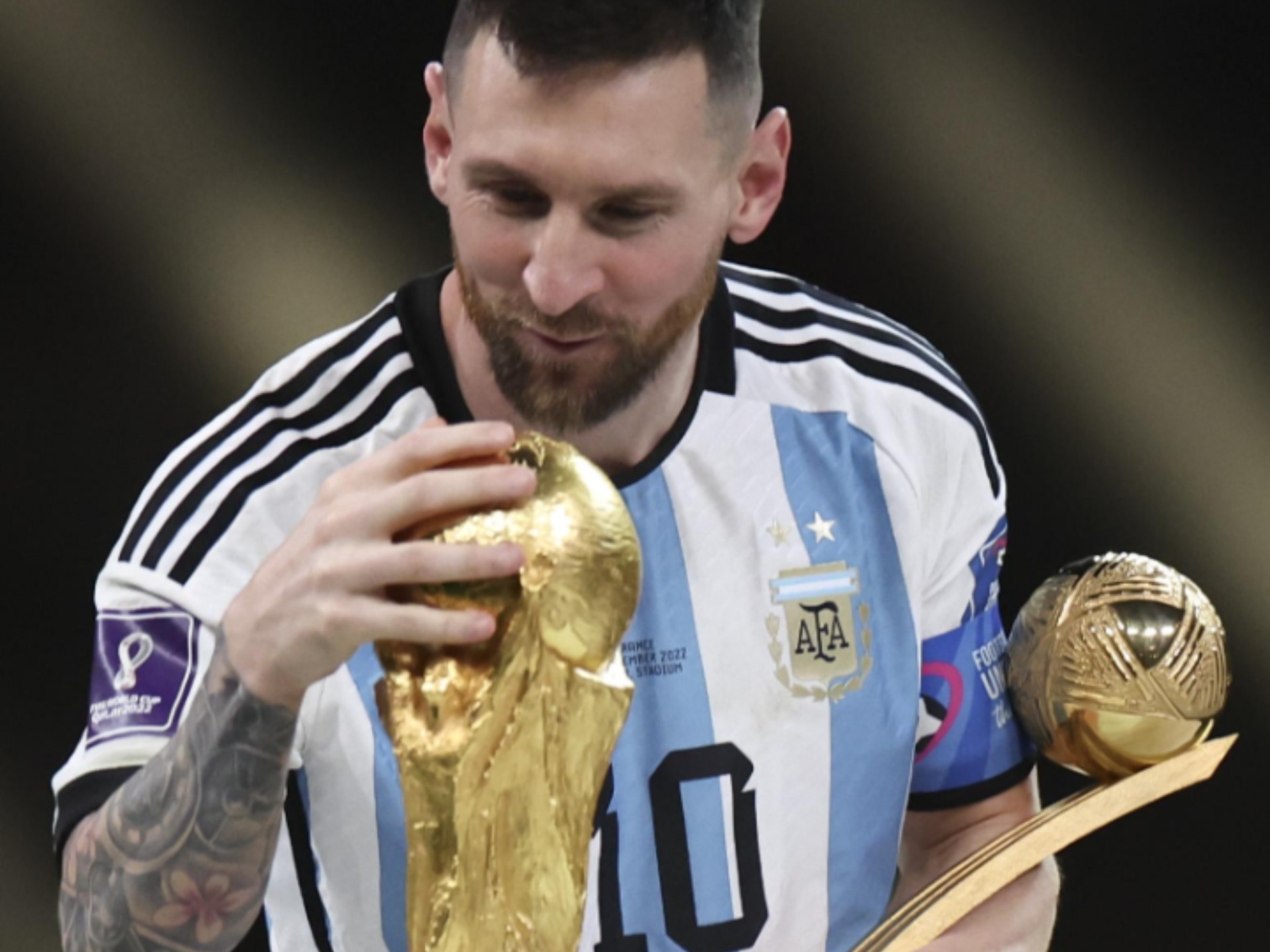 梅西终场绝投库里，观众欢呼！经典一战再现传奇的简单介绍