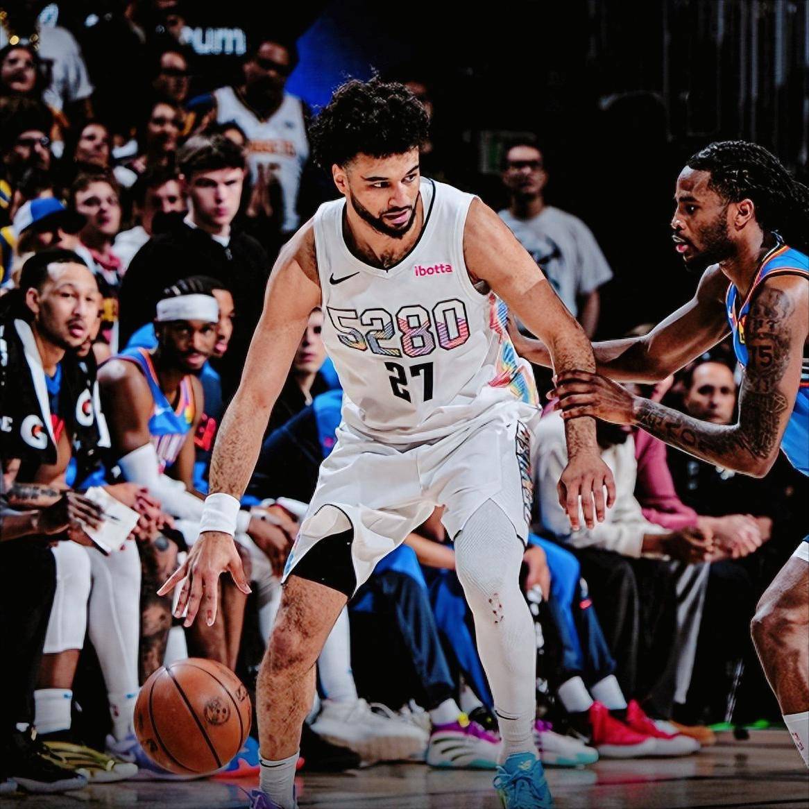 穆雷回归赛场，比分优势明显首场状态亮眼，澳大利亚队观众沸腾！